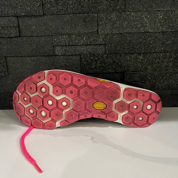 New Balance Minimus - Picture 3 of 4